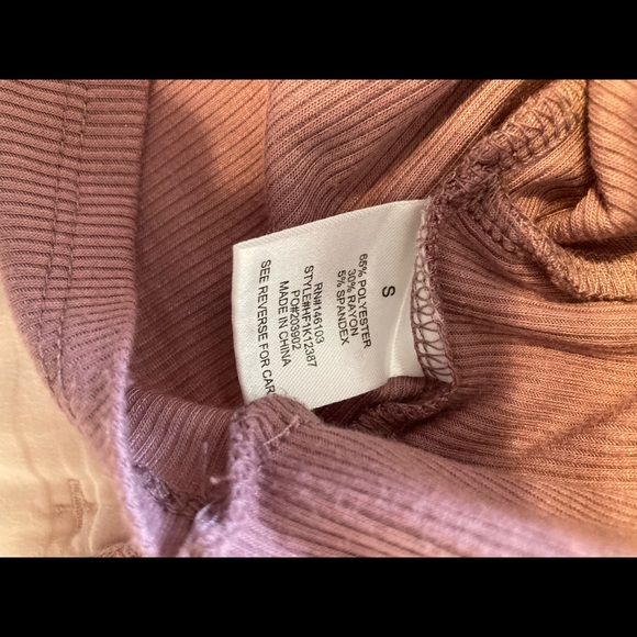 Purple knotted shirt size small - Picture 5 of 5